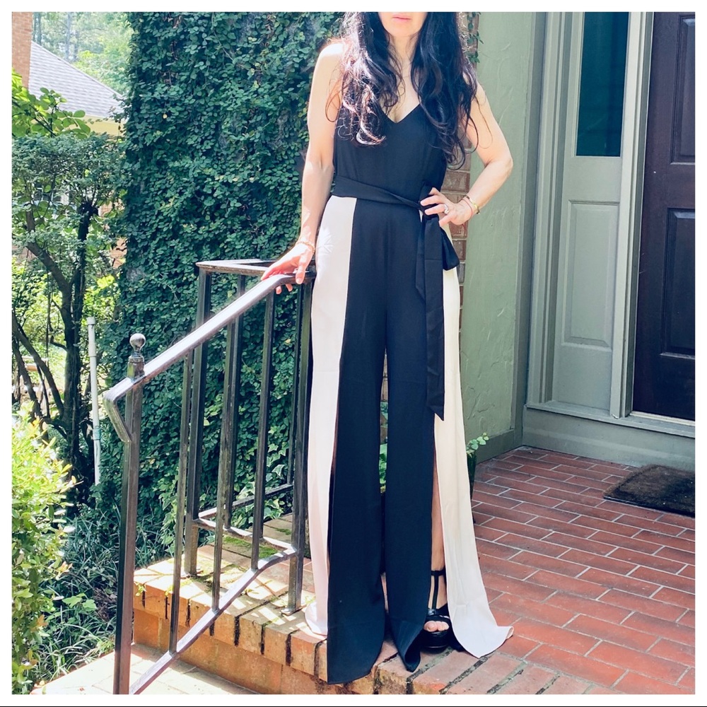 Gorgeous wide leg halter jumpsuit - Picture 6 of 7